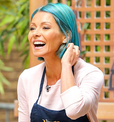 Kelly Ripa's Hair is of Ocean-Blue Shade, what Colour is Next?!