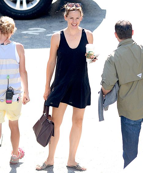 Smiling Jennifer Garner and Ben Affleck Nanny News: Pictures