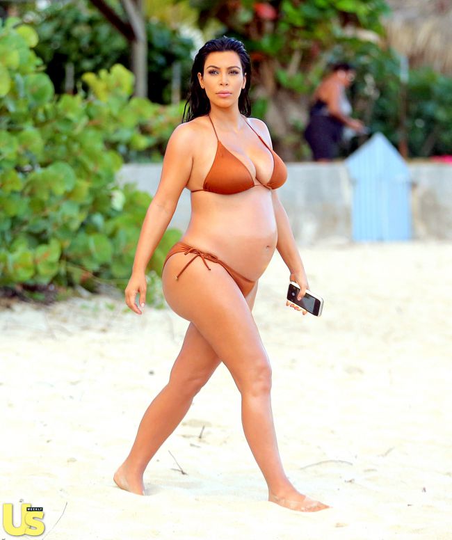 See the Maternity Swim Style of Kim Kardashian!