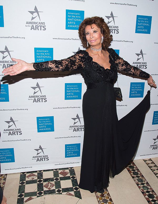 Sophia Loren does not support Plastic Surgery