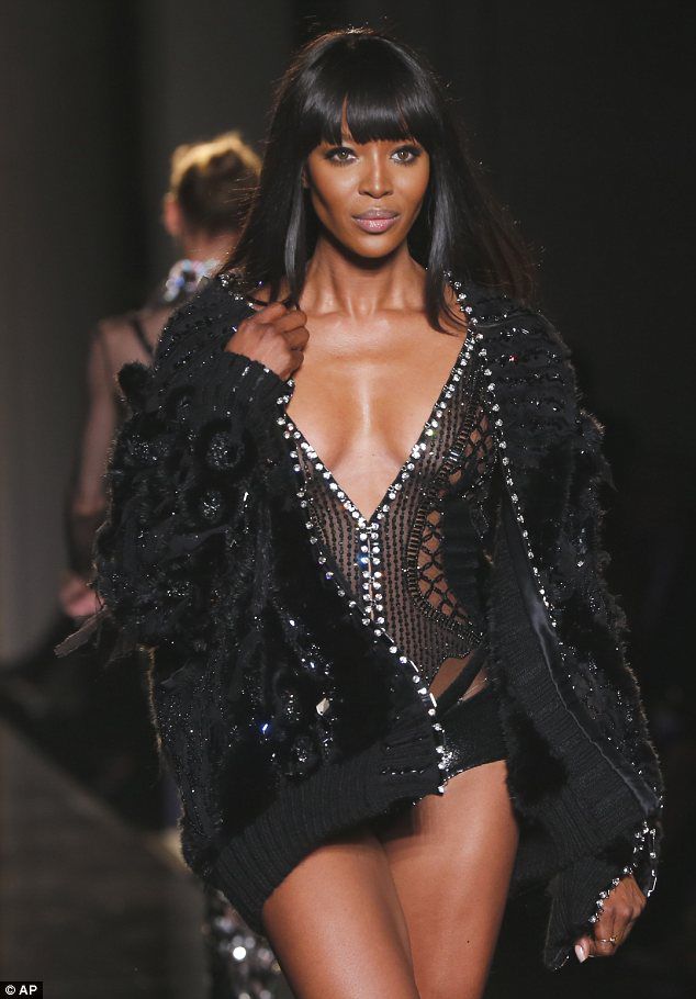 Naomi Campbell Showed Her Slim Body in Lingerie during the Runway
