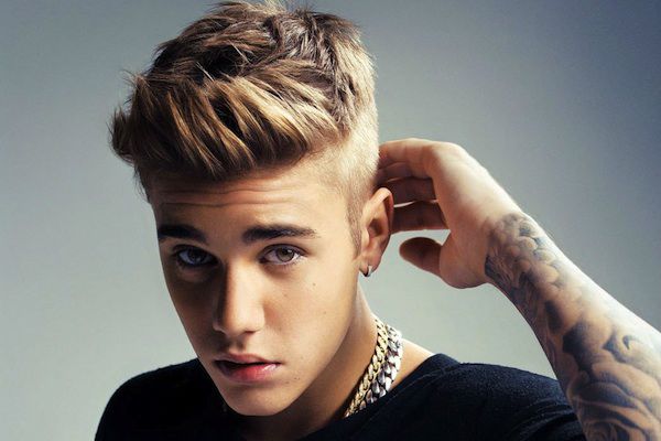 Justin Bieber Berates His Fans and Confiscates Phone