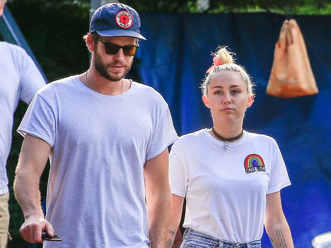 Liam Hemsworth Thinks People Can Figure Out the Stage of His Relationship with Miley Cyrus