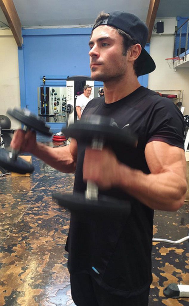 Amazing Biceps of Zac Efron