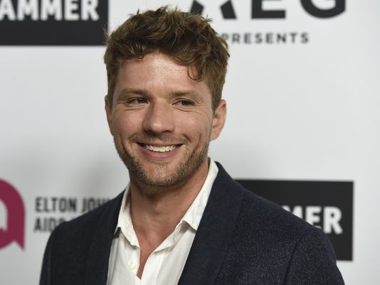Ryan Phillippe Is At The Hospital With Broken Leg