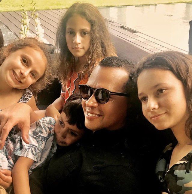 Jennifer Lopez Uploads A Heart-Warming Photo Of Alex Rodriguez And Their Children