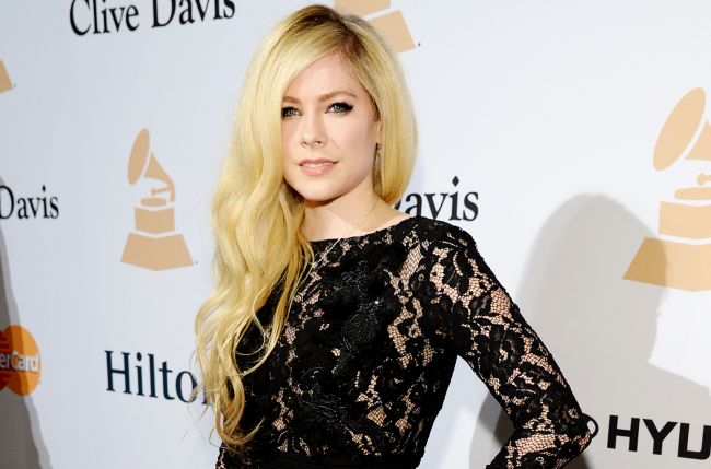 Avril Lavigne's New Album Is To Come Out Next Month!