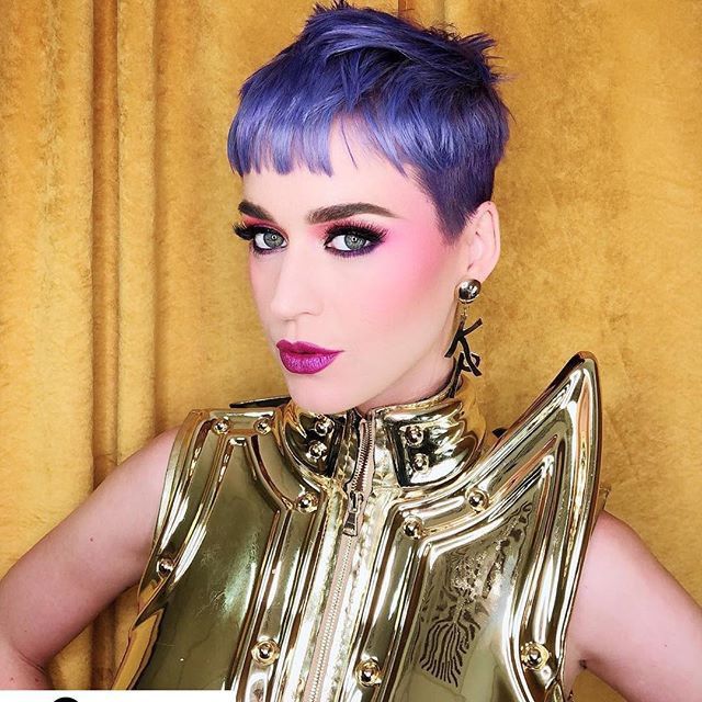 Katy Perry in a new hairstyle