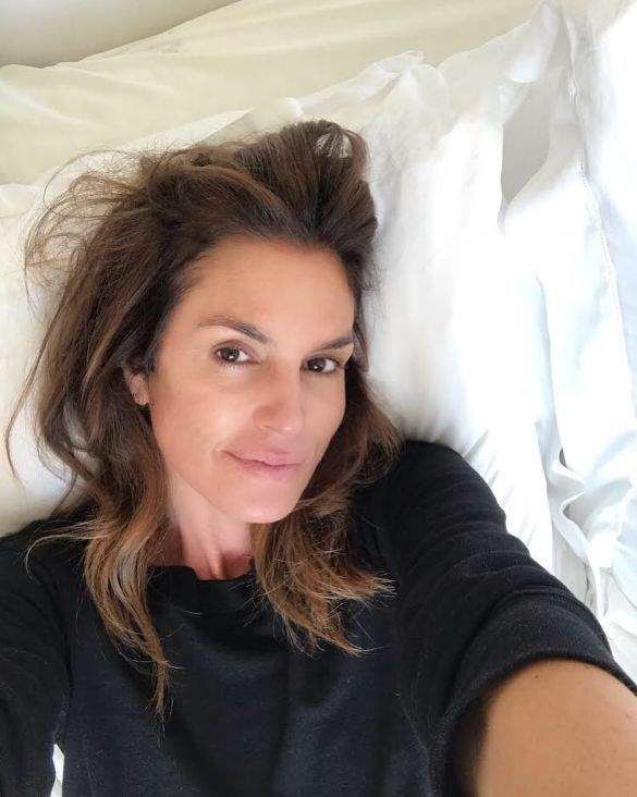 52-year-old Cindy Crawford showed how she looks without makeup