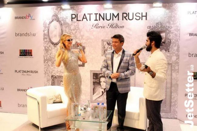 Paris Hilton boasted great forms in a transparent dress