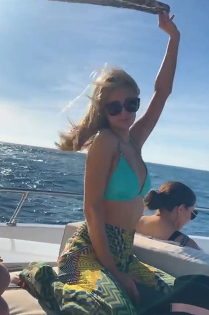 Paris Hilton enjoys relaxing with friends