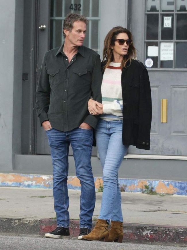 Cindy Crawford saw on a romantic walk with her husband