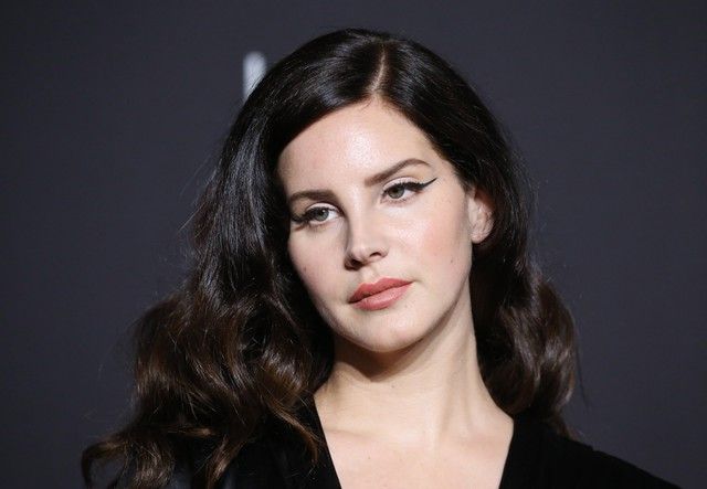 Lana Del Rey Announces New Album (VIDEO)