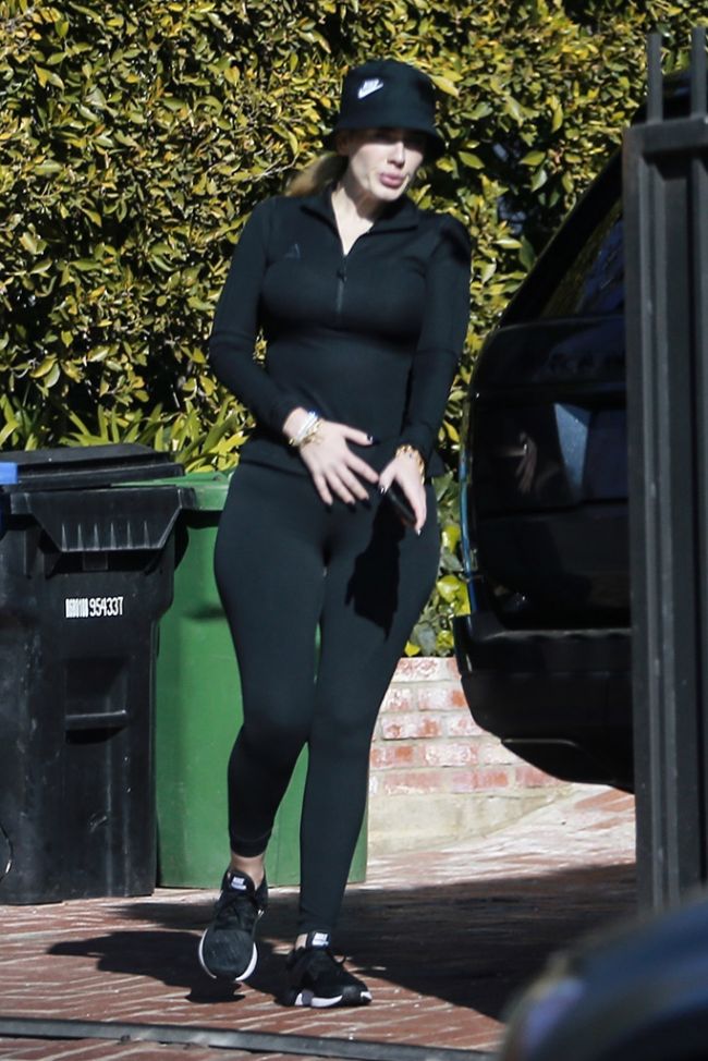 Adele, 31, was photographed while jogging after an Oscar party