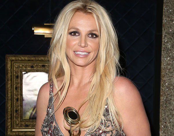 Britney Spears broke her leg during rehearsal (Video)