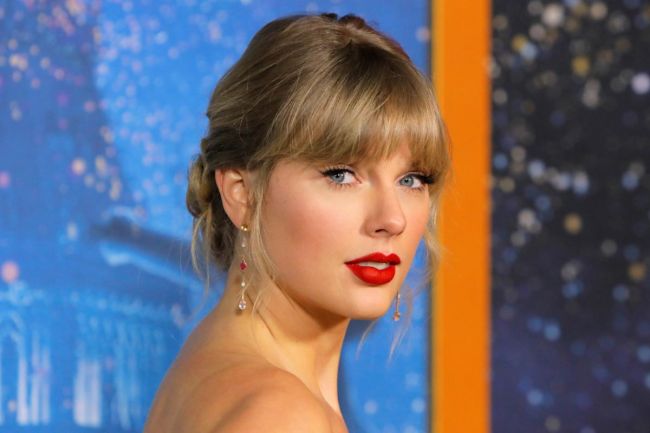 Taylor Swift becomes husband in new video (Video)