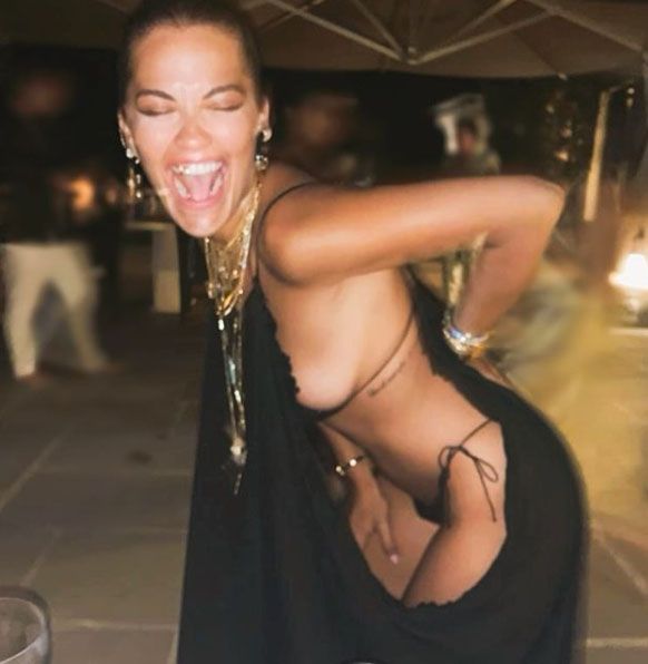Rita Ora delighted fans with candid photos