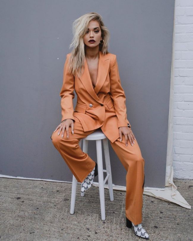 Rita Ora showed how to wear a trendy image