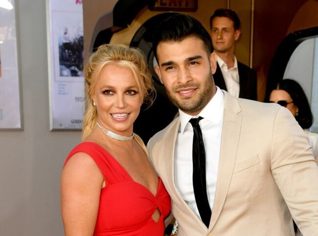 Britney Spears' 26-year-old boyfriend made a funny confession of love to her (VIDEO)