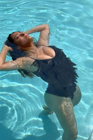 Salma Hayek posed spectacularly in the pool